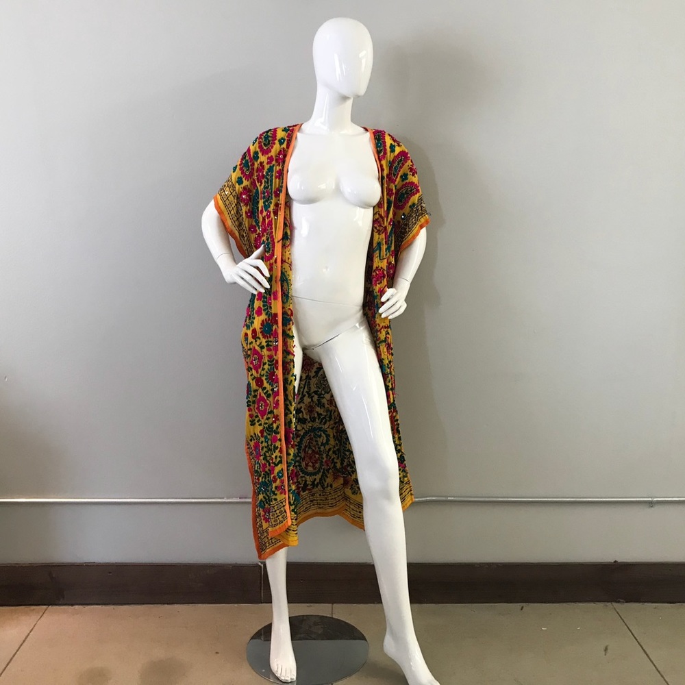 Beautiful Embroidered Yellow Dress Robe/Jacket - Picture 2 of 8